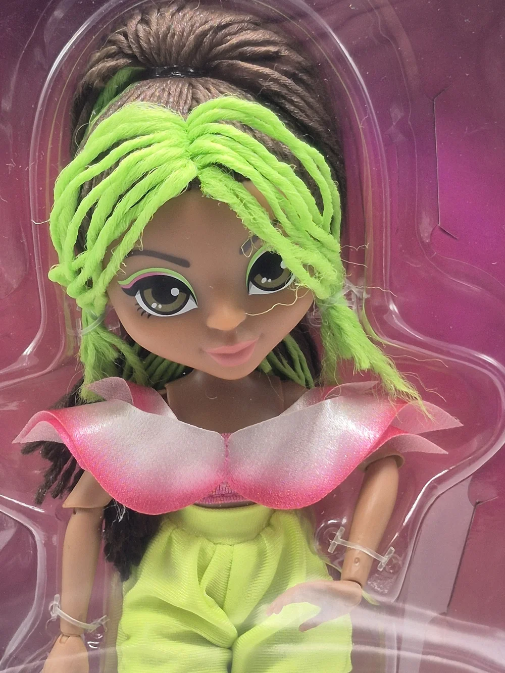fresh Beats Fashion Doll - Neon Green & Hot Pink Outfit